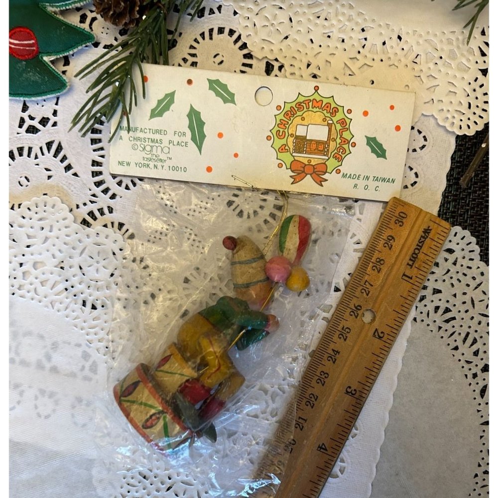 Vintage NOS Wooden Christmas Ornament Jester Clown Balloons Sigma The Tastesette
